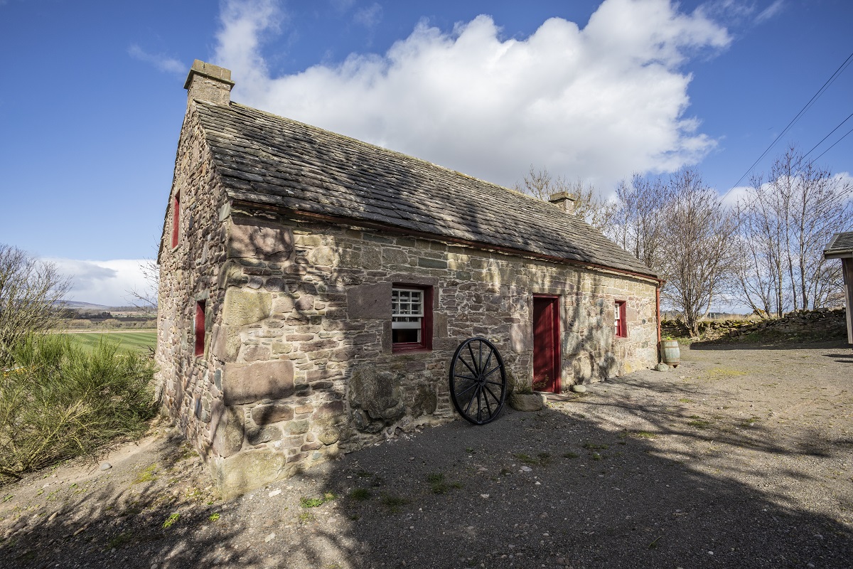 Davidson Legacy Cottage, Aberlemno, near Brechin