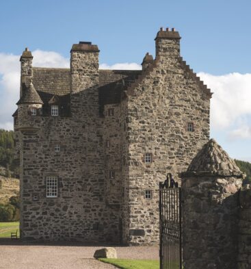 Forter Castle - Exclusive Use Accommodation in Glen Isla
