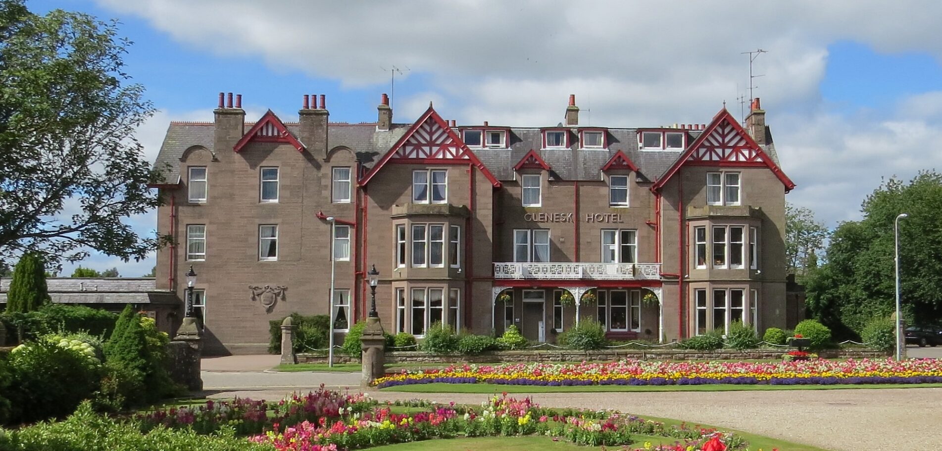 Glenesk Hotel - Accommodation in Edzell