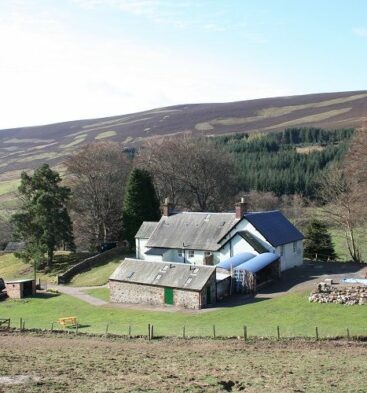 Exterior view of Glenprosen Hostel