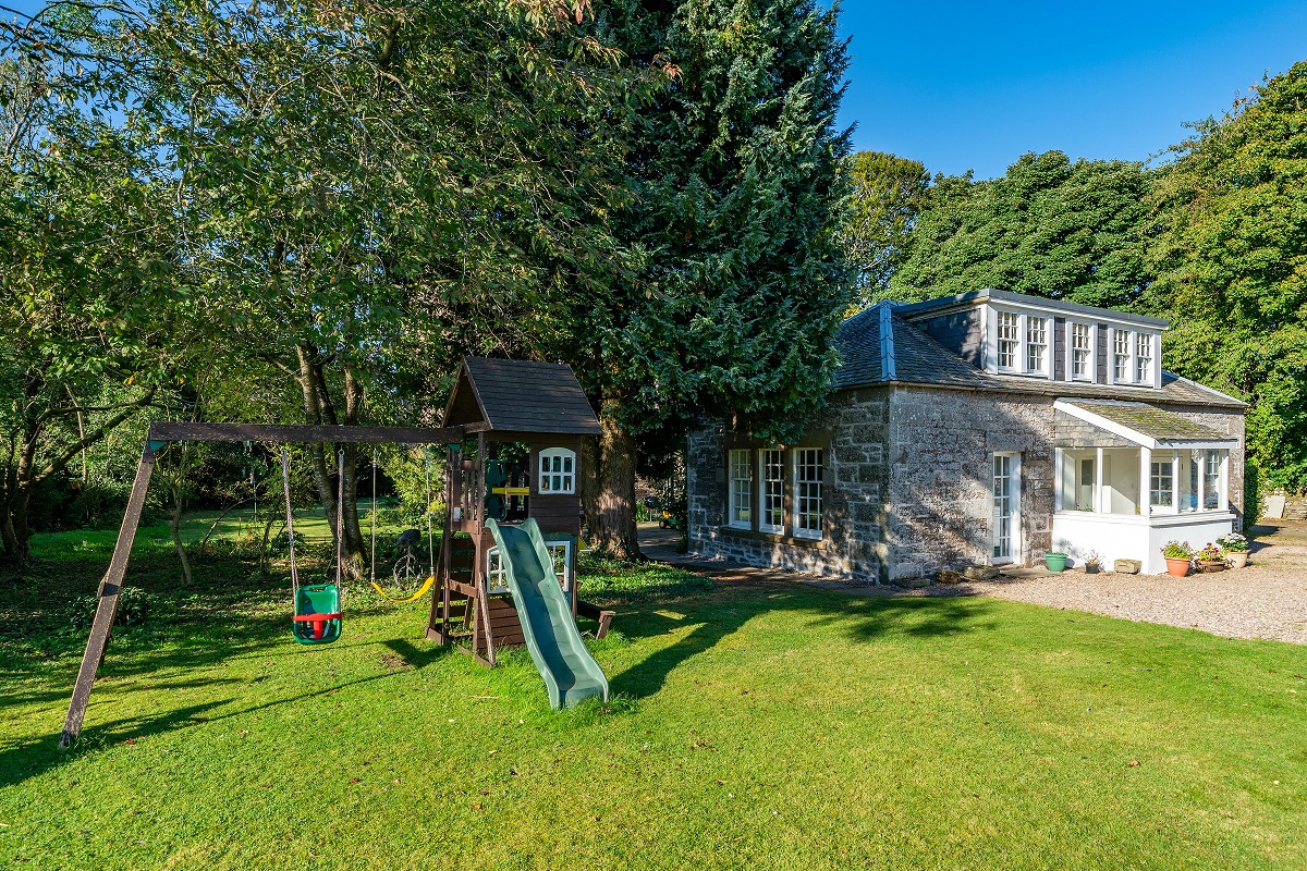 Exterior view of Kirkgate Cottage near Forfar