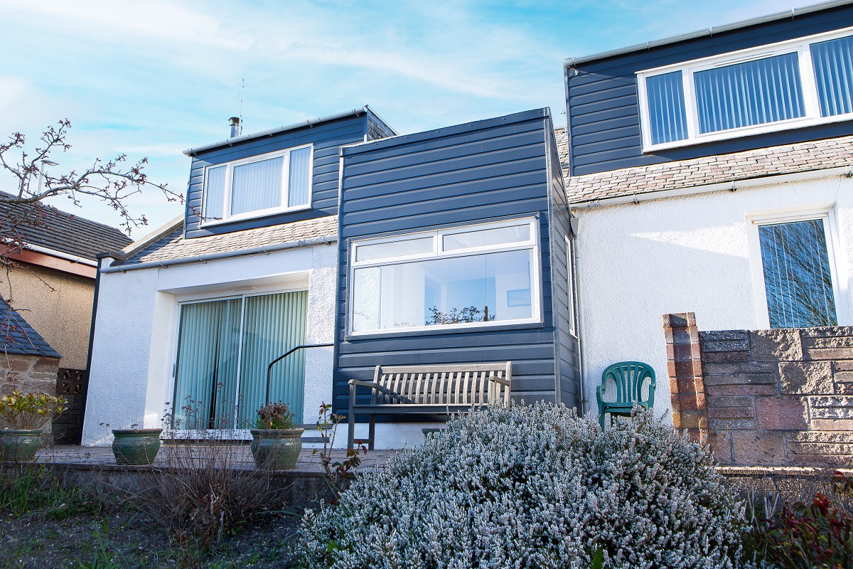 Exterior view of The Albatross in Carnoustie